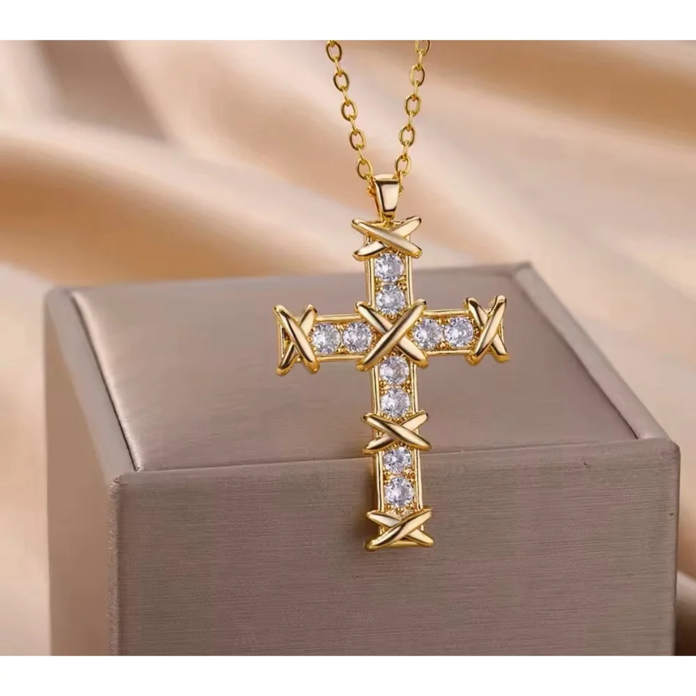 NEW Unisex Men’s 18k Gold Filled Simulated Diamond‎ Cross Necklace, 16-18”